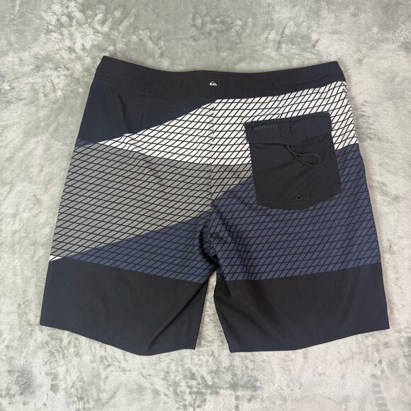 Quiksilver Highline Slash 20 summer beach swimming board shorts mens 36 - Picture 2 of 6